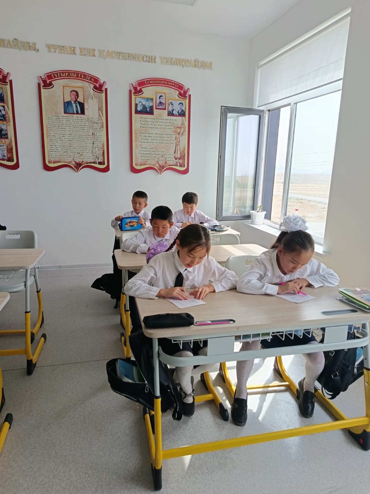 Жетісу облысы. Панфилов ауданы. «Әлихан Бөкейхан атындағы орта мектеп» КММ мектеп психологы 5 сынып оқушыларының бейімделу кезіндегі мазасыздық анықтау мақсатта сауалнама алынды.