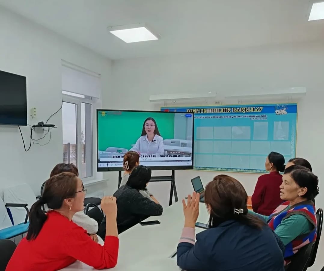 22 қыркүйек күні «Бала  қауіпсіздігі- қоғам  келешегі»  тақырыбында  мектеп мұғалімдерімен жиналыс өткізілді. Мұғалімдер бала қауіпсіздігіне байланысты өз ой пікірлерімен бөлісті.