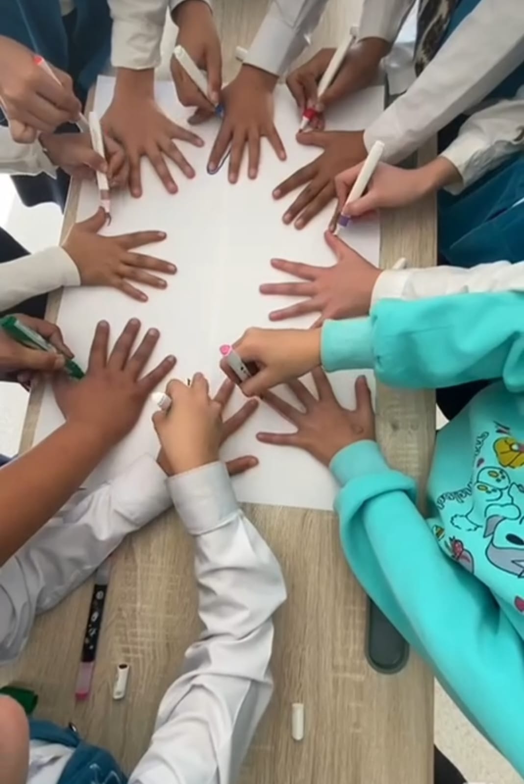 «ДосболLIKE»  достық  қолын ұсын»  акциясы.